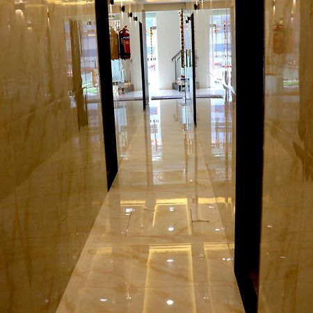 Hotel Comfy Inn Mumbai Bagian luar foto