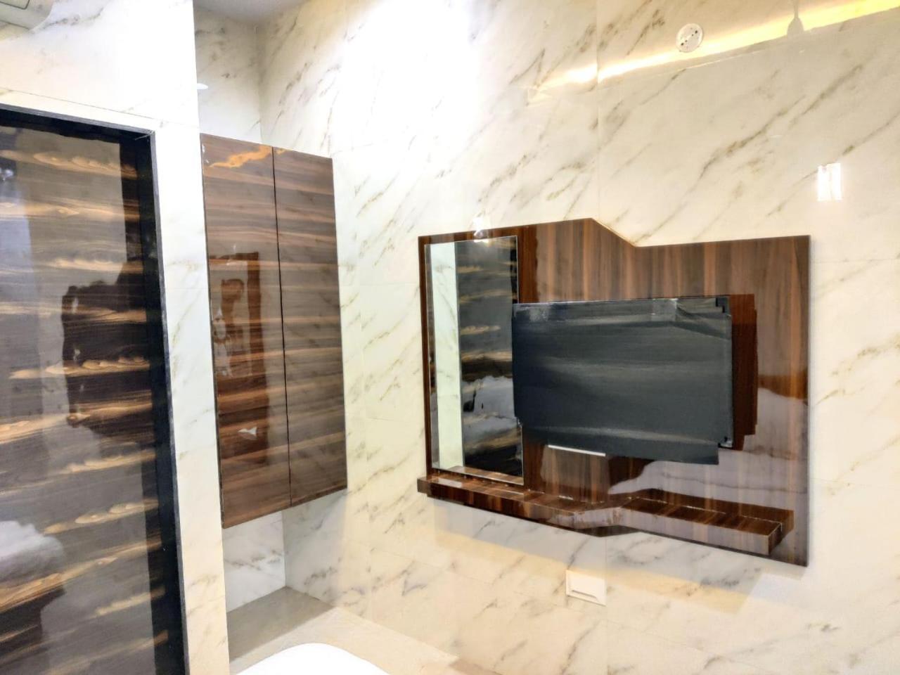 Hotel Comfy Inn Mumbai Bagian luar foto