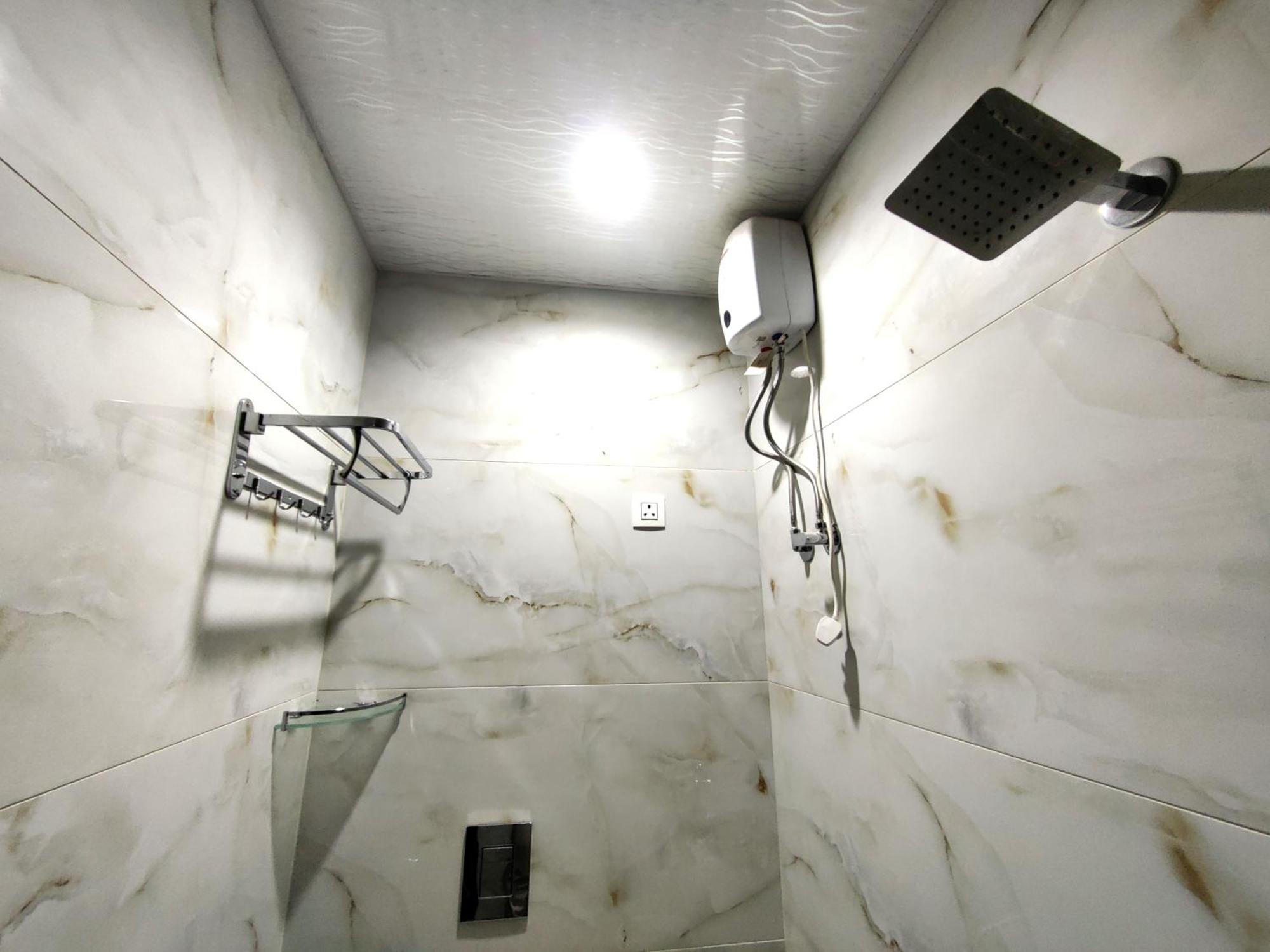 Hotel Comfy Inn Mumbai Bagian luar foto