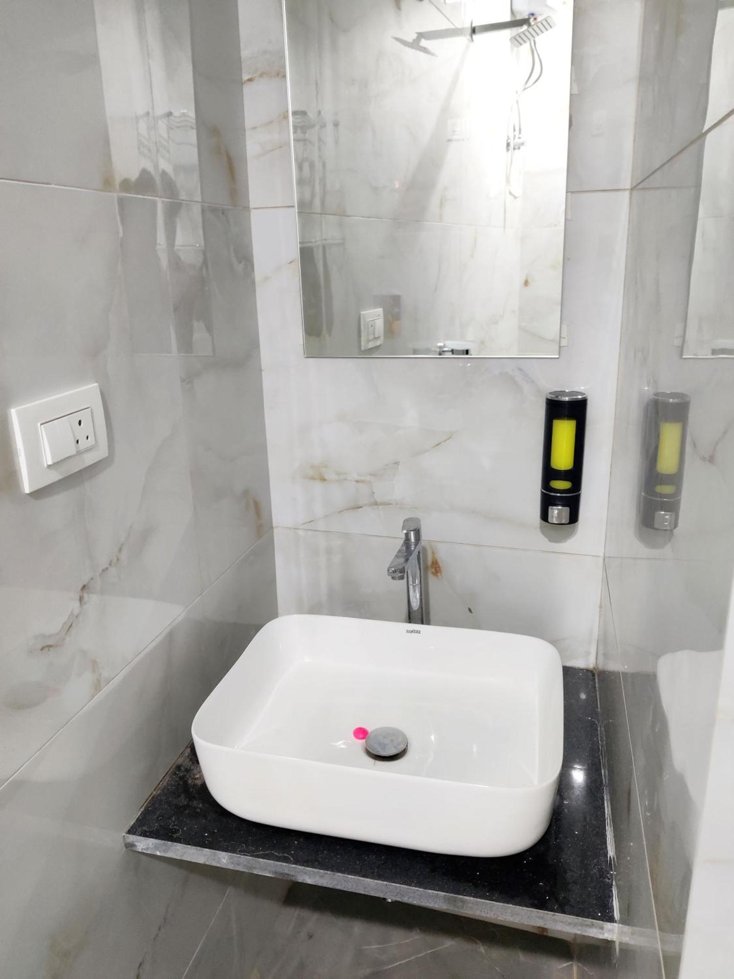 Hotel Comfy Inn Mumbai Bagian luar foto