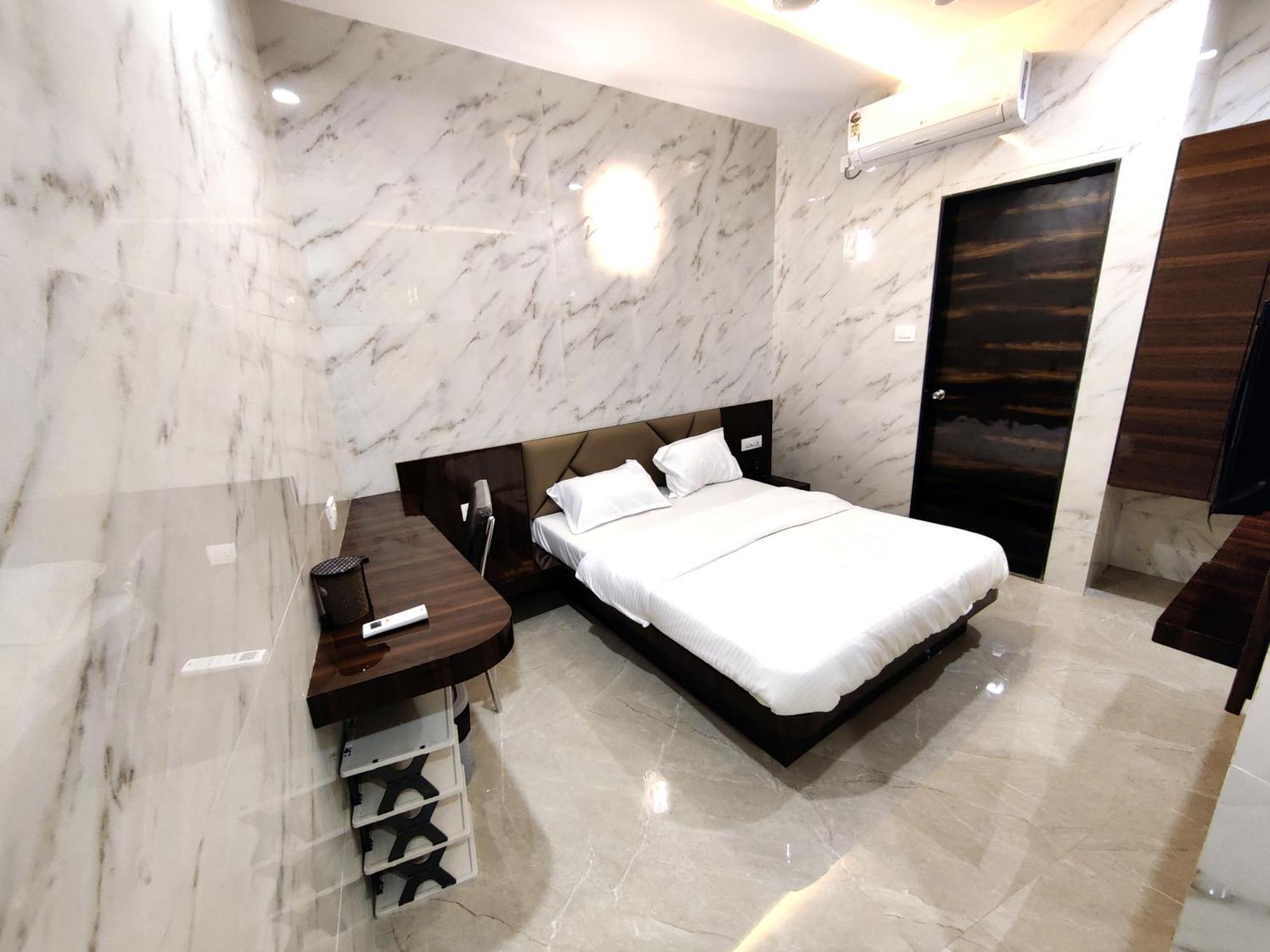 Hotel Comfy Inn Mumbai Bagian luar foto