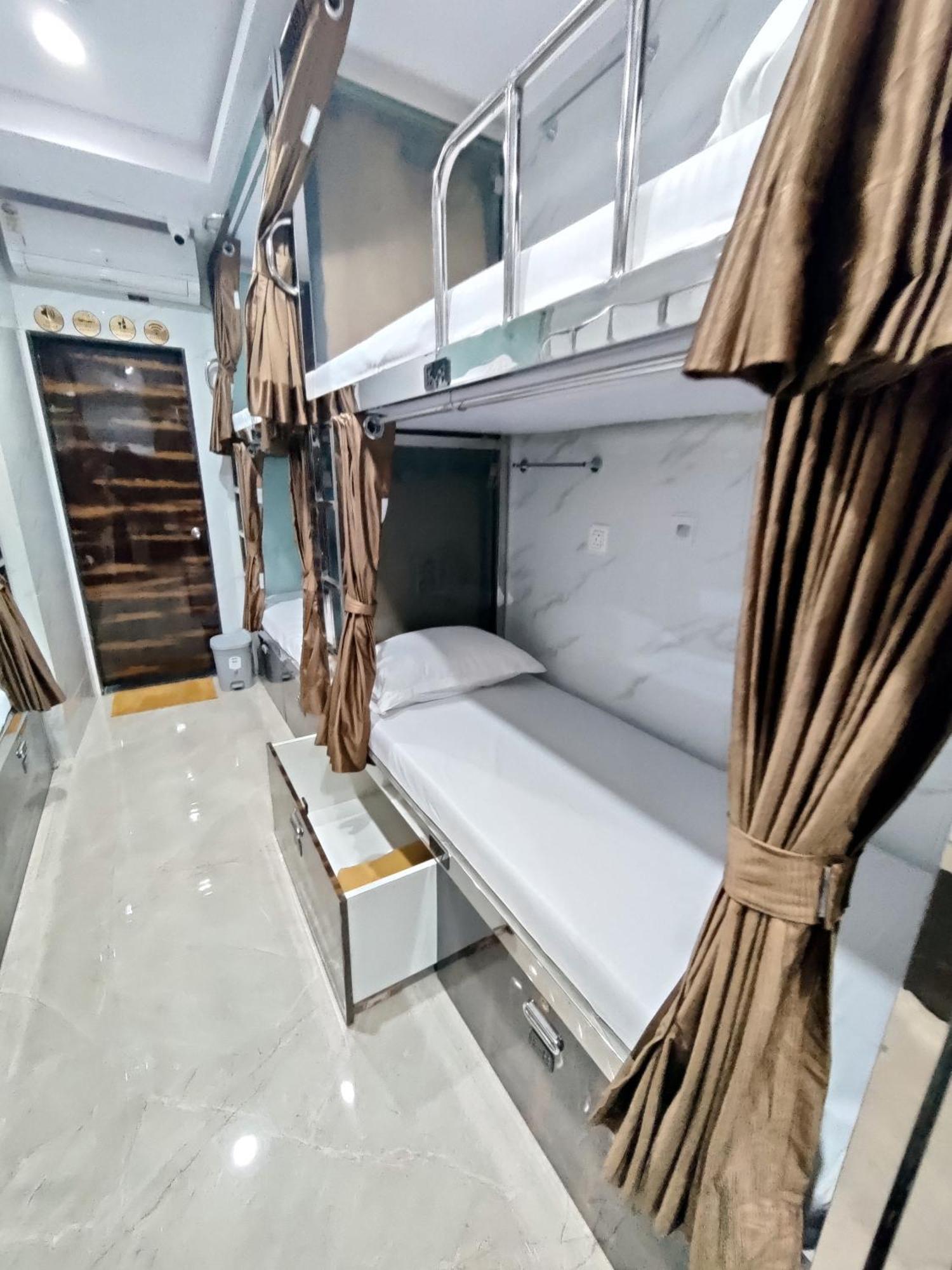 Hotel Comfy Inn Mumbai Bagian luar foto