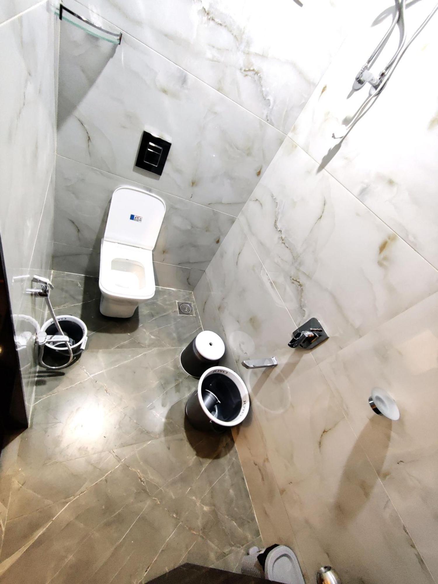 Hotel Comfy Inn Mumbai Bagian luar foto