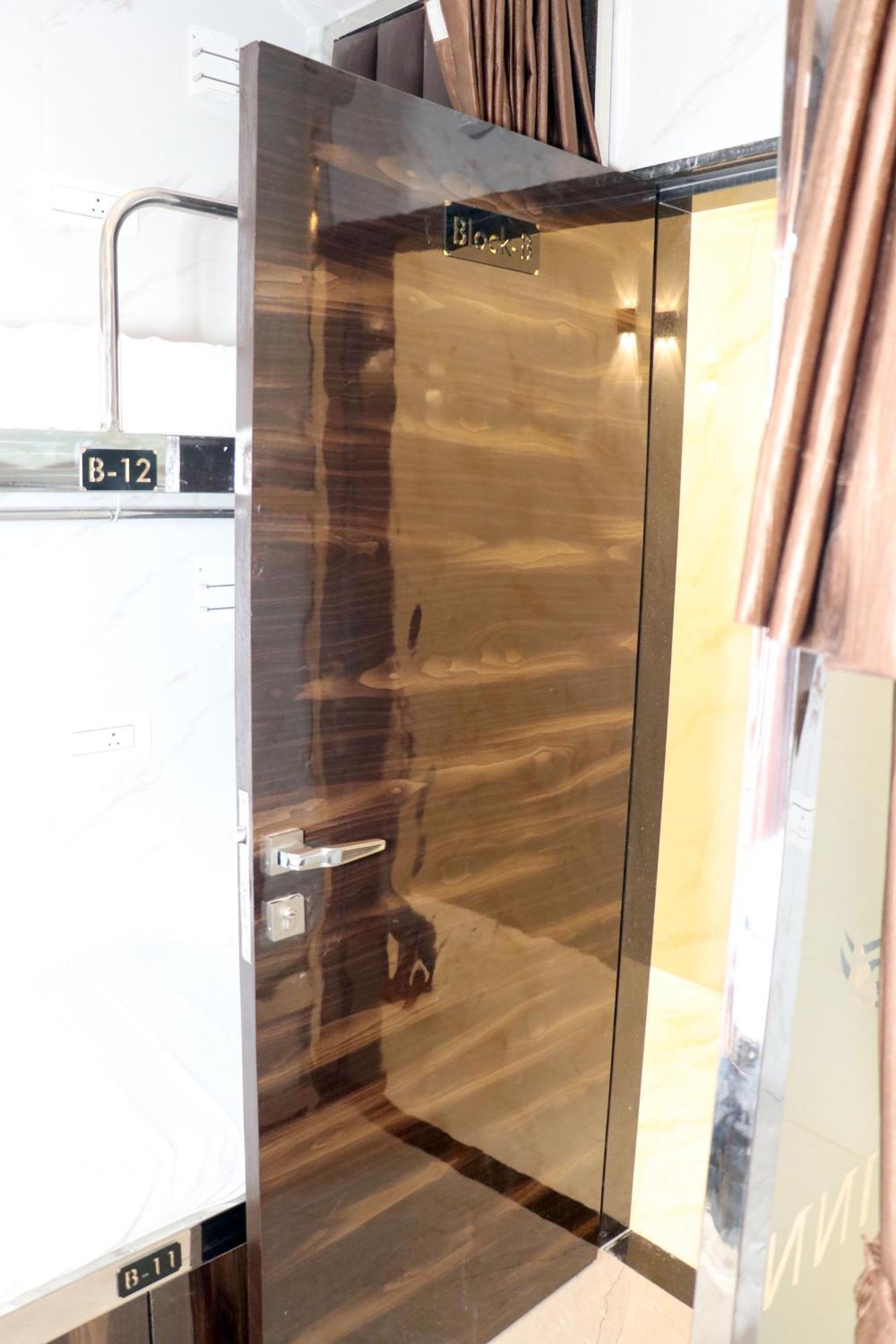 Hotel Comfy Inn Mumbai Bagian luar foto