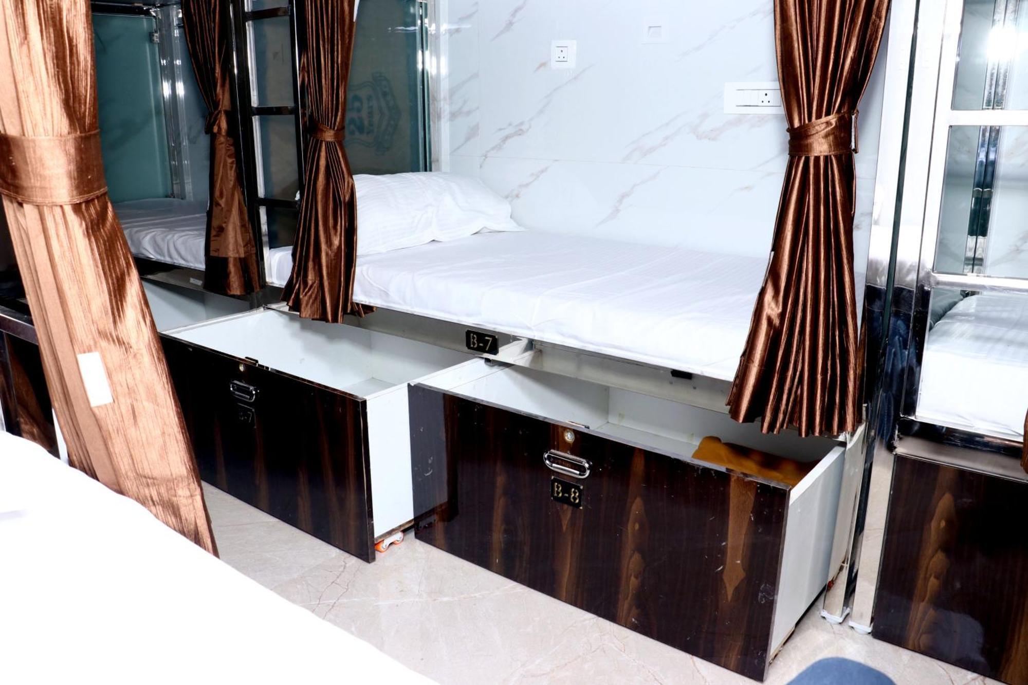 Hotel Comfy Inn Mumbai Bagian luar foto