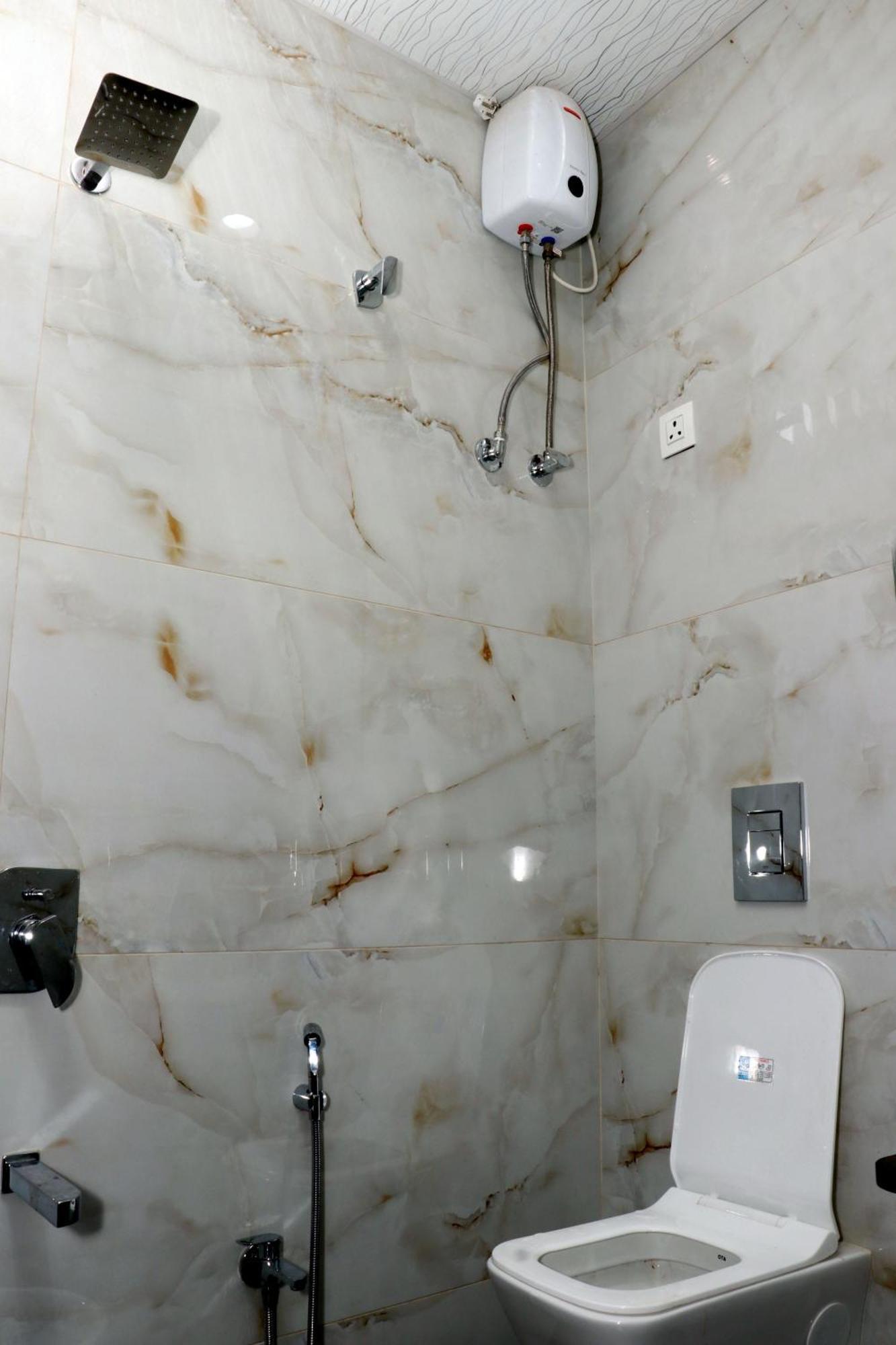 Hotel Comfy Inn Mumbai Bagian luar foto