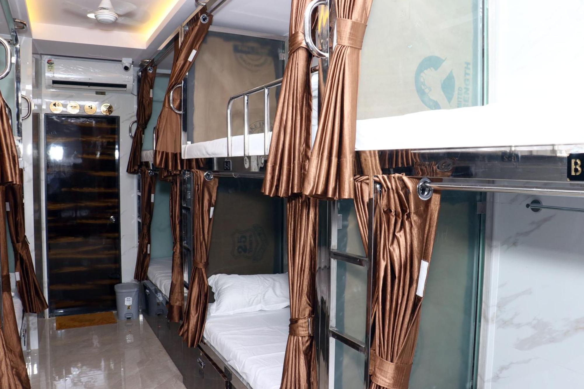 Hotel Comfy Inn Mumbai Bagian luar foto